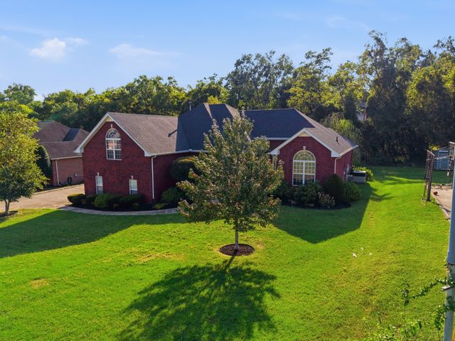 1017 Stafford Ct, Hendersonville, TN 37075