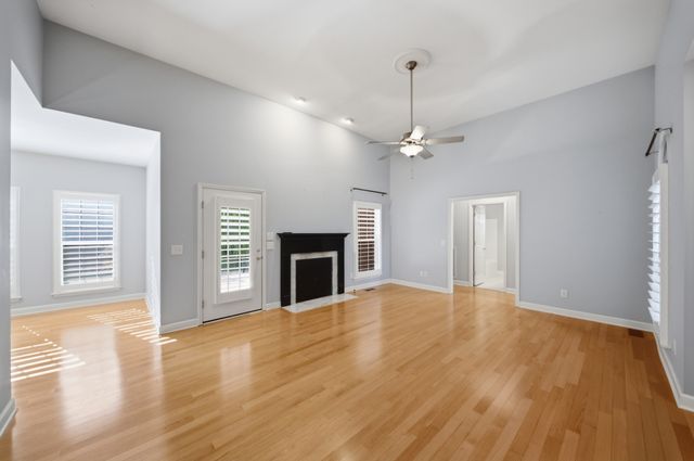 1017 Stafford Ct, Hendersonville, TN 37075