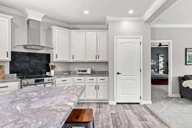 1768 S Gregg Road, Nixa, MO 65714