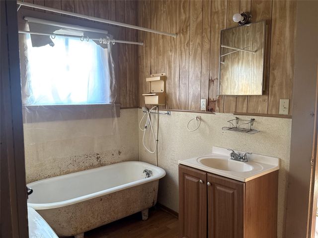 1302 19th Street, Hempstead, TX 77445