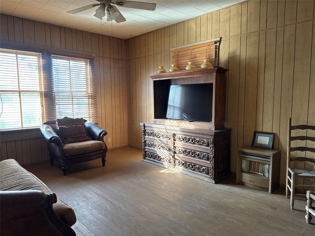 1302 19th Street, Hempstead, TX 77445