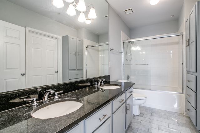 2305 Worthington Street 213, Dallas, TX 75204