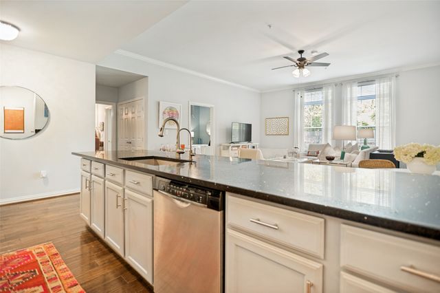 2305 Worthington Street 213, Dallas, TX 75204