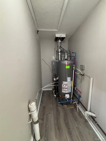 7044 Westminster Avenue, Warren, MI 48091