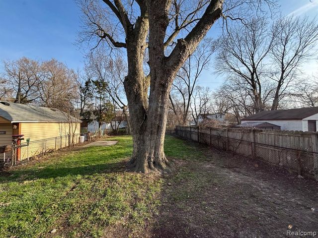 7044 Westminster Avenue, Warren, MI 48091