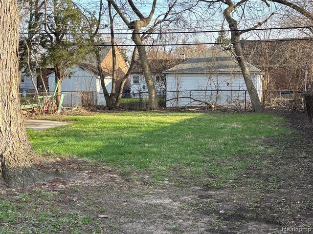 7044 Westminster Avenue, Warren, MI 48091