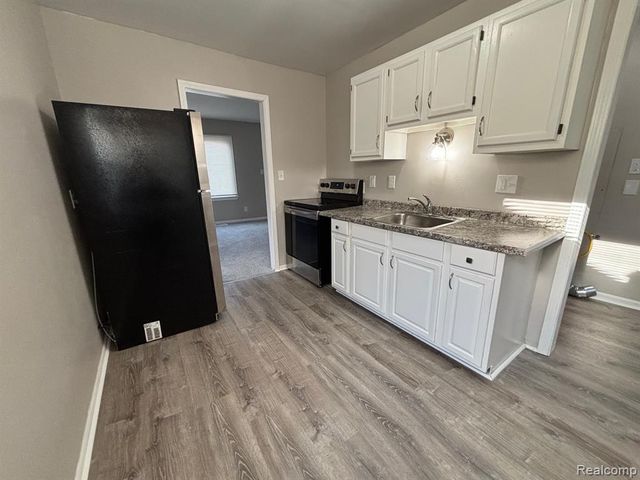 7044 Westminster Avenue, Warren, MI 48091