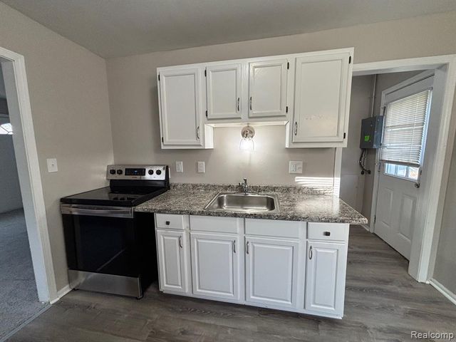 7044 Westminster Avenue, Warren, MI 48091