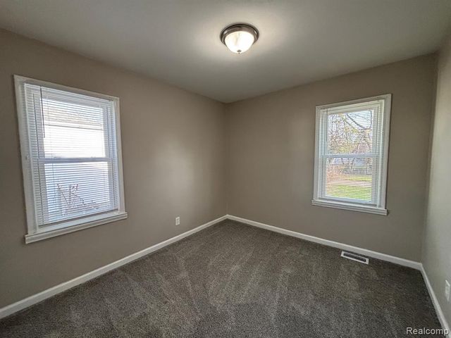 7044 Westminster Avenue, Warren, MI 48091