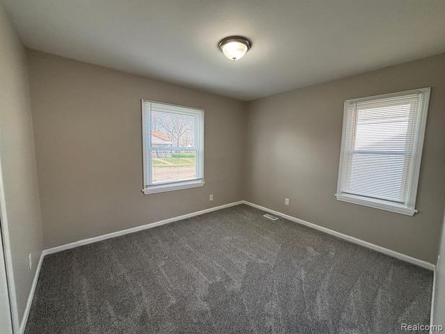 7044 Westminster Avenue, Warren, MI 48091