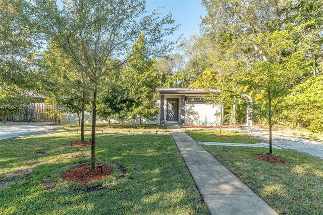 7720 SW 59th Ct, South Miami, FL 33143