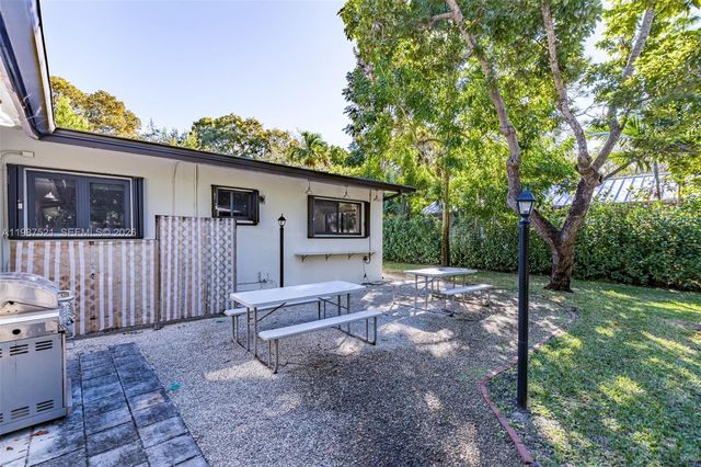 7720 SW 59th Ct, South Miami, FL 33143