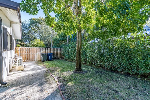 7720 SW 59th Ct, South Miami, FL 33143