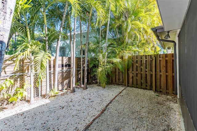 7720 SW 59th Ct, South Miami, FL 33143