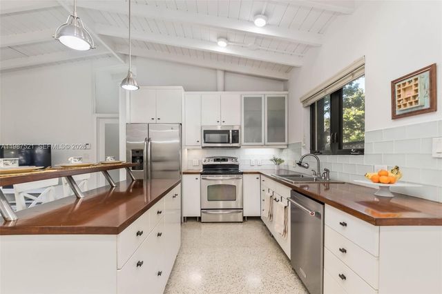 7720 SW 59th Ct, South Miami, FL 33143