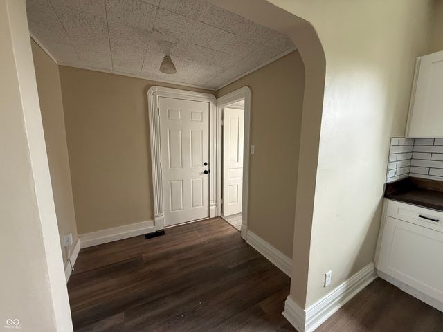 207 E Broadway Street, Alexandria, IN 46001