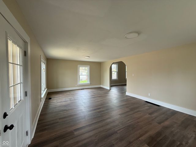 207 E Broadway Street, Alexandria, IN 46001