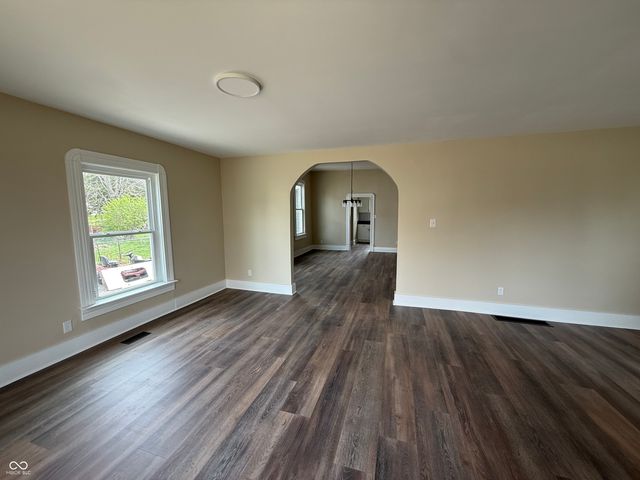 207 E Broadway Street, Alexandria, IN 46001