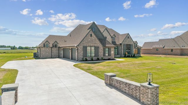 16505 S 4th East Place, Glenpool, OK 74033