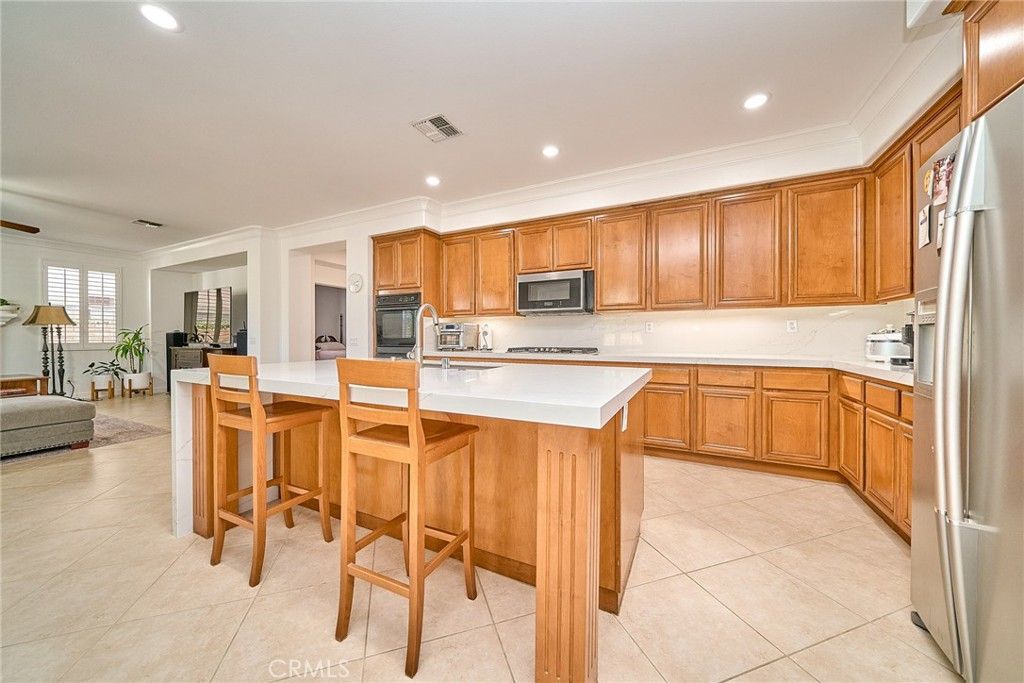 Image 15 of property listing at 25750 Wallace Place, Stevenson Ranch, CA 91381