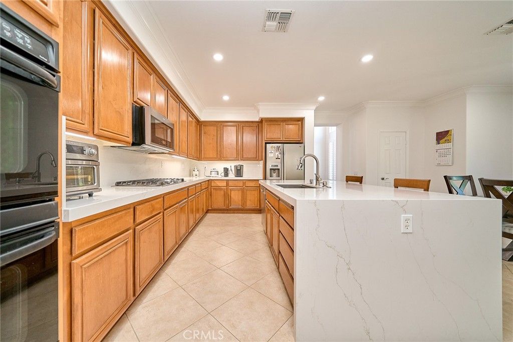 Image 16 of property listing at 25750 Wallace Place, Stevenson Ranch, CA 91381