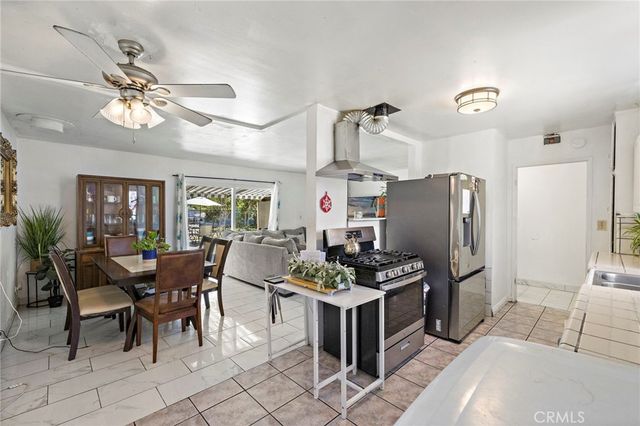 9102 Pacific W, Anaheim, CA 92804