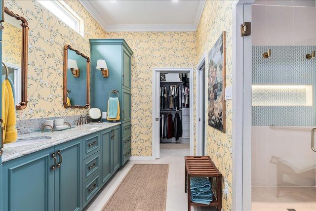 58 Cottondale RD, The Hills, TX 78738