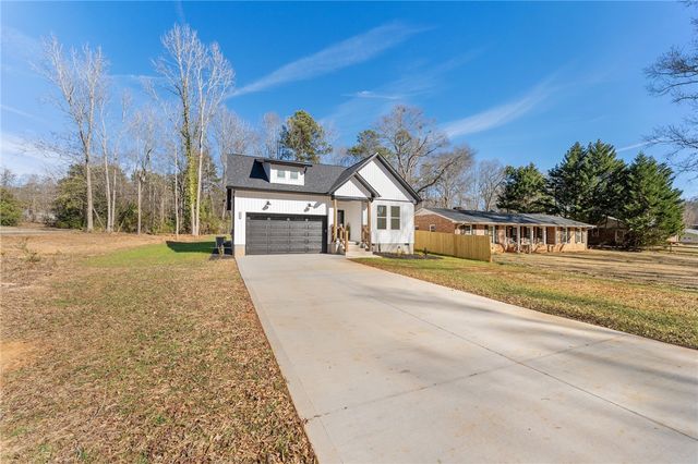 304 Palmetto Parkway, Belton, SC 29627