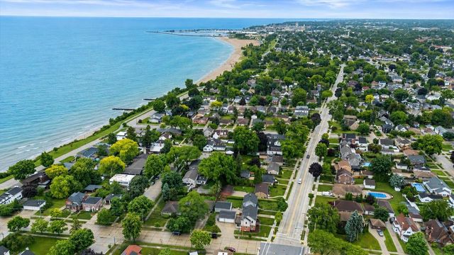 2925 N Main STREET, Racine, WI 53402