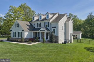 112 WINDING LN, Newtown, PA 18940
