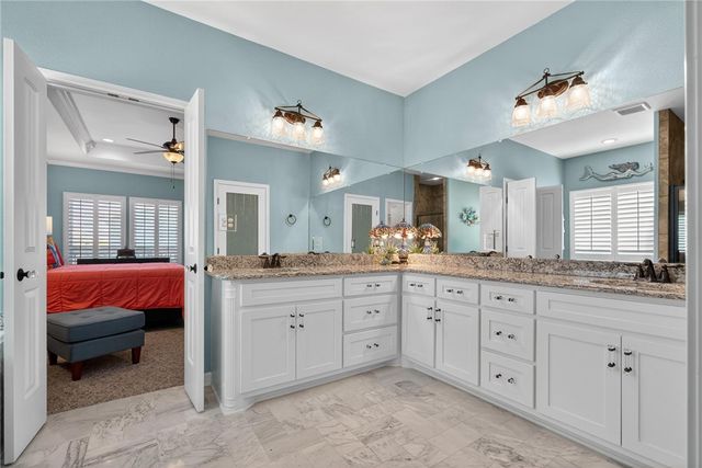 330 PARADISE POINTE Dr, Port Aransas, TX 78373
