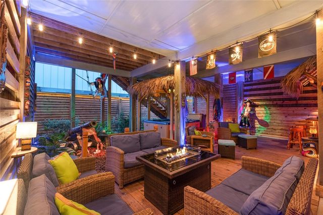 330 PARADISE POINTE Dr, Port Aransas, TX 78373