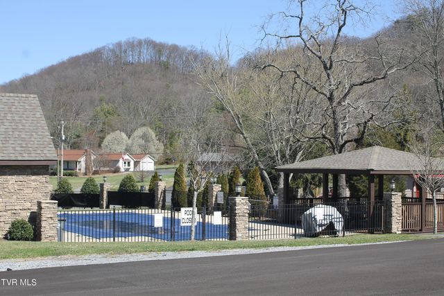 2588 Bridgeforth Crossing, Kingsport, TN 37664