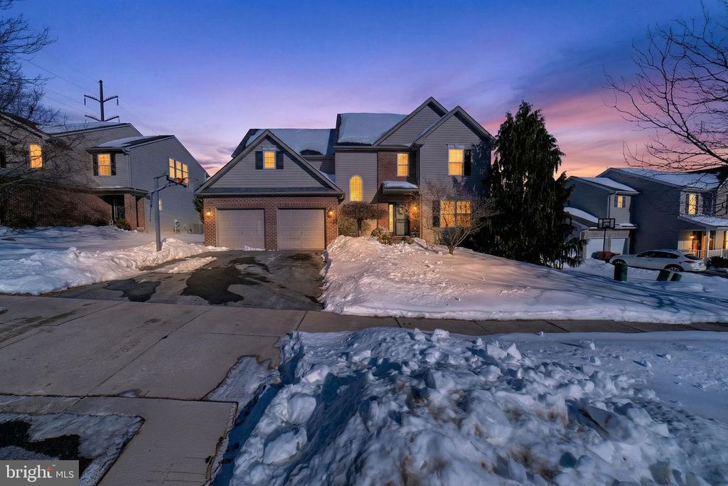 Image 1 of property listing at 4609 TROXELL DR, Whitehall, PA 18052