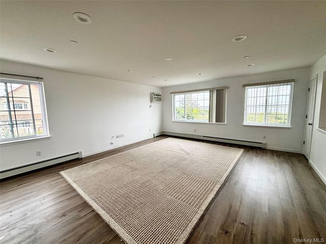 6261 De Costa Avenue 2nd floor, Arverne, NY 11692