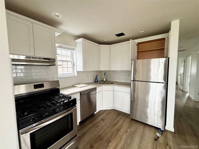 6261 De Costa Avenue 2nd floor, Arverne, NY 11692