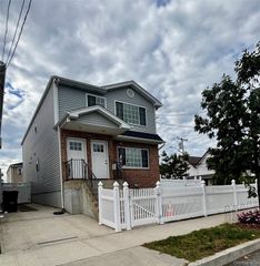 6261 De Costa Avenue 2nd floor, Arverne, NY 11692