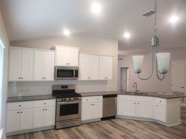 10142 Whitney Reach Drive, Rosharon, TX 77583