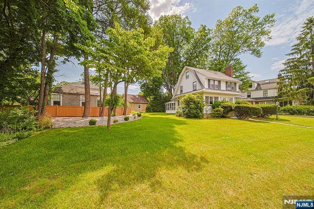 209 Harding Road, Glen Rock, NJ 07452