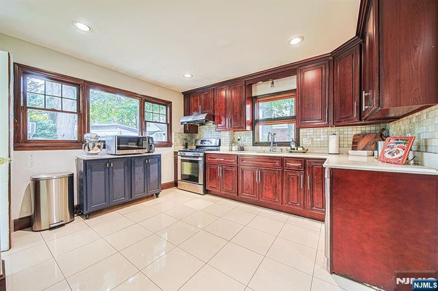 209 Harding Road, Glen Rock, NJ 07452