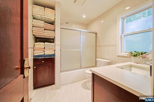 209 Harding Road, Glen Rock, NJ 07452