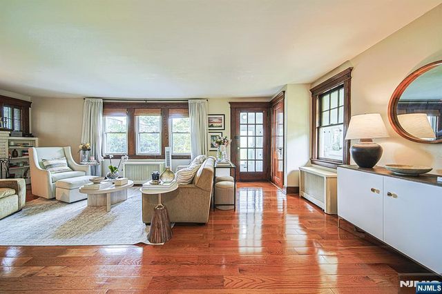 209 Harding Road, Glen Rock, NJ 07452