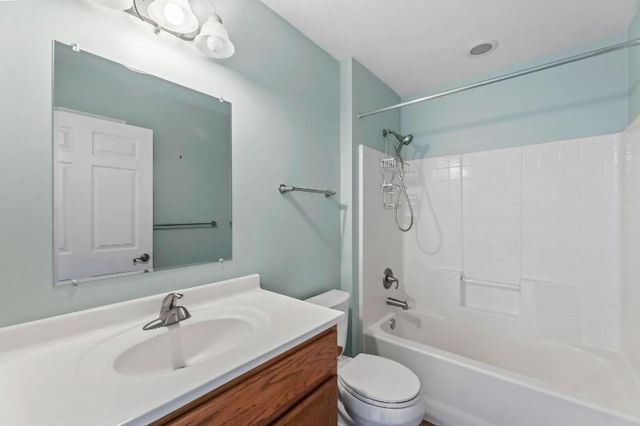 1230 Oriole DRIVE, Oconomowoc, WI 53066