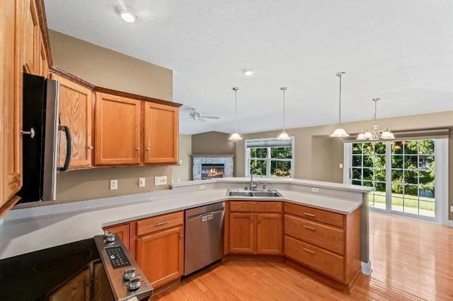 1230 Oriole DRIVE, Oconomowoc, WI 53066