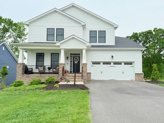 1042 Round Meadow DR, Christiansburg, VA 24073
