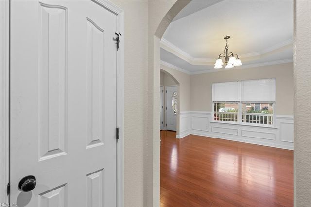 13 Douglas ST, Hampton, VA 23663