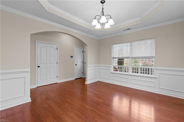 13 Douglas ST, Hampton, VA 23663