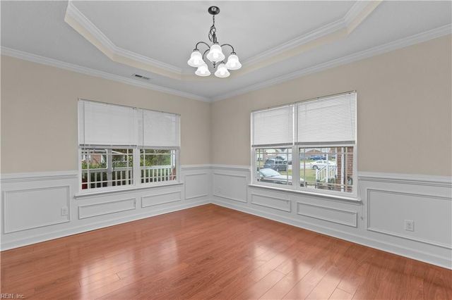 13 Douglas ST, Hampton, VA 23663