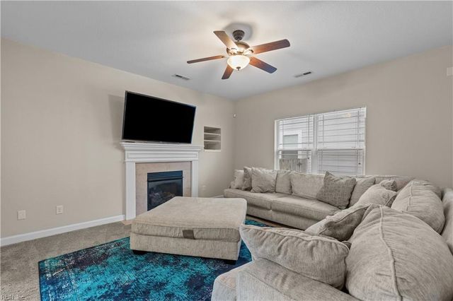 13 Douglas ST, Hampton, VA 23663