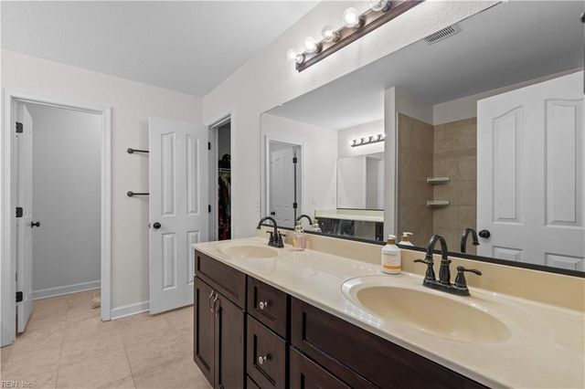 13 Douglas ST, Hampton, VA 23663